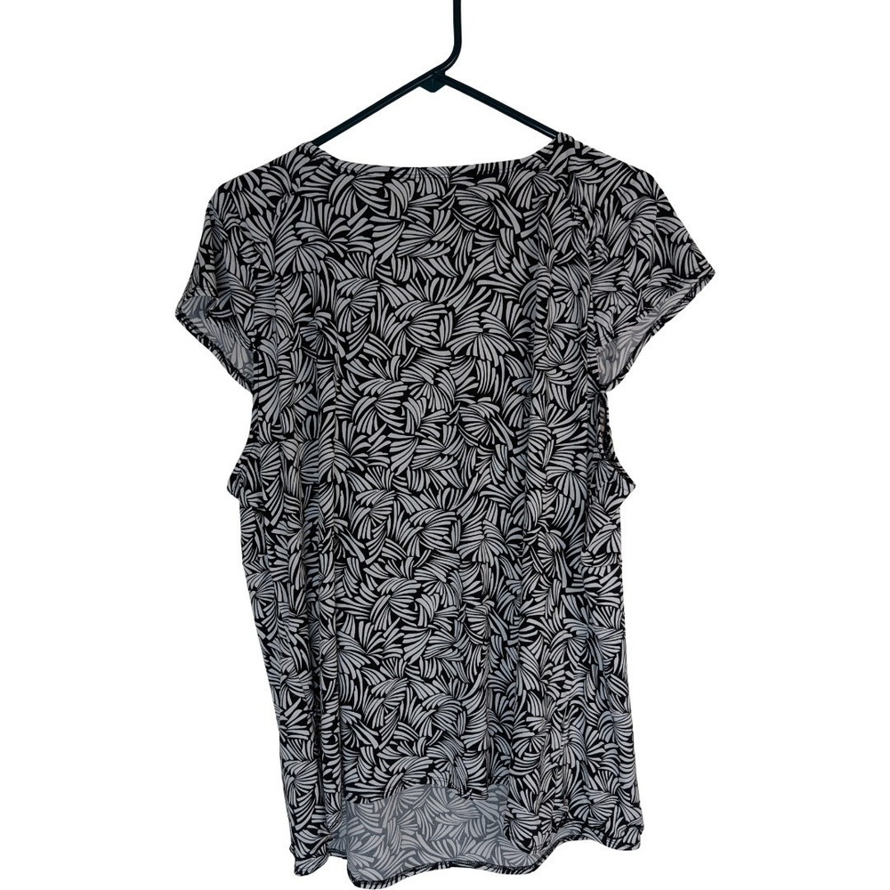 Cato Woman Blouse Plus 22/24W Black White Abstract Print V-Neck Cap Sleeve Top - Picture 6 of 12